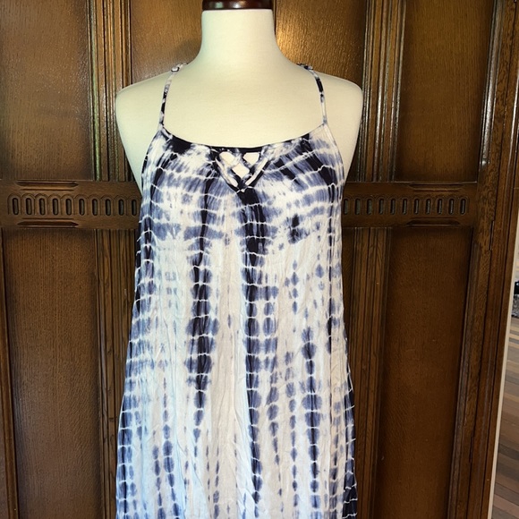NWT Raviya Size Medium Blue and White Tie Dye Casual Dress - Picture 2 of 5